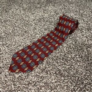 Burberrys‎ of London Vintage 100% Silk Handsewn Red and Blue Geometric Tie